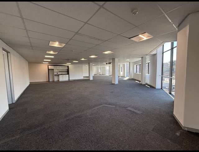 604M² OFFICE TO LET IN PARKTOWN